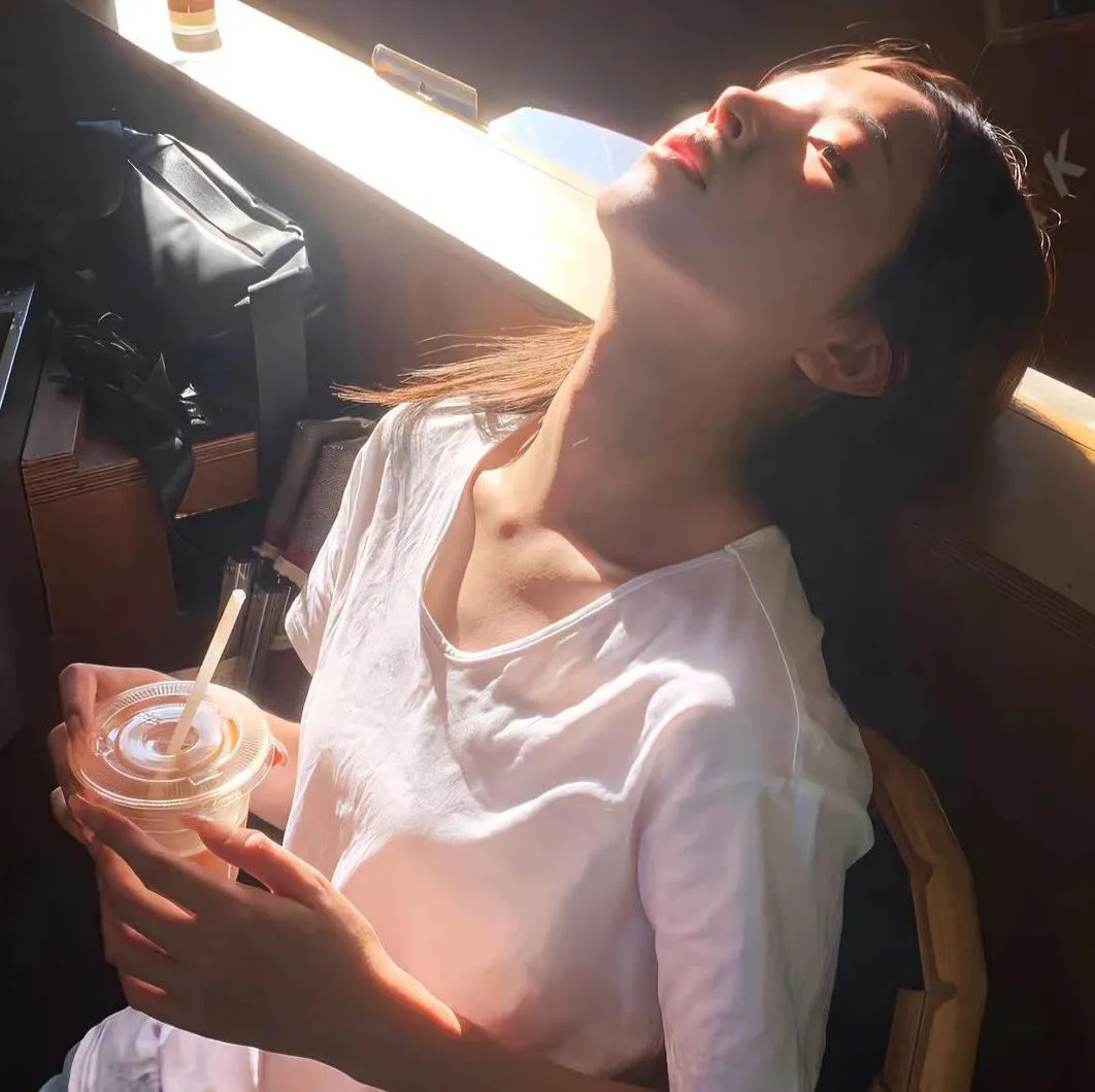 走夜路的男人